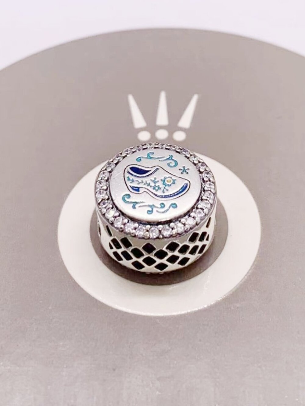 Pandora Engravable Clog Bead Charm